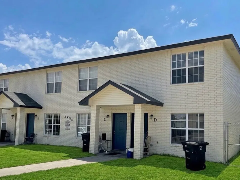 2804 Leroy Cir