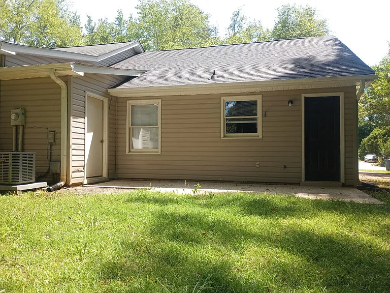 8 Charterhouse Ct — Photo 3