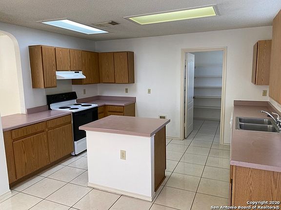 5th image of 6006 Encanto Point Dr