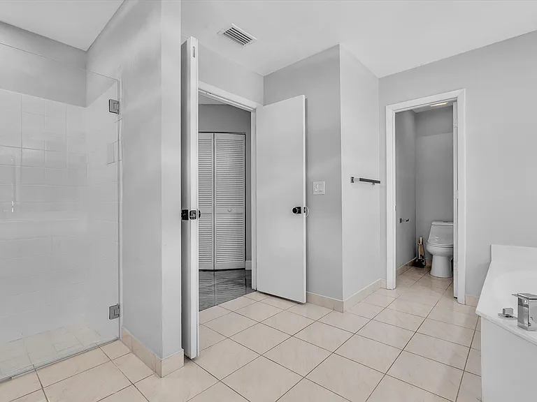 10434 NW 6th Ct — Photo 25