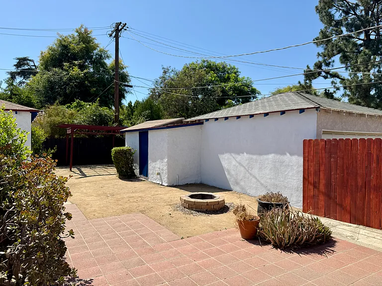 6205 Gentry Ave — Photo 24