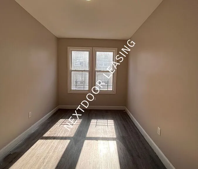 122 Virginia Ave #1FM — Photo 2