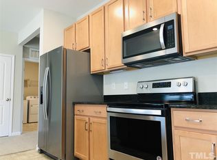 309 Willow Grove Ln, Fuquay Varina, NC 27526