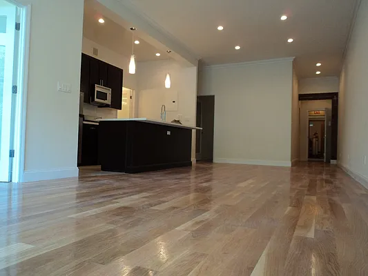 Rented by Sky Management | media 49