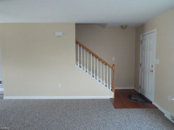 livingroom toward stairs