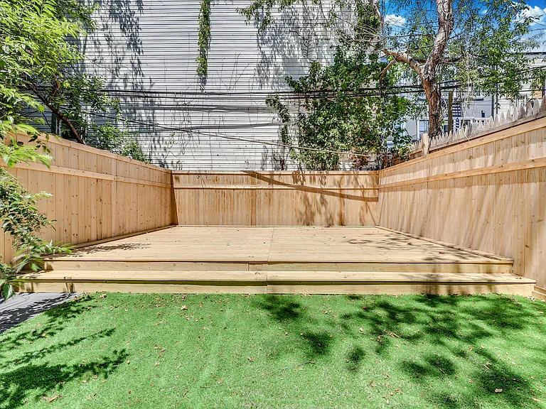 1107 Jefferson Ave #2 — Photo 11