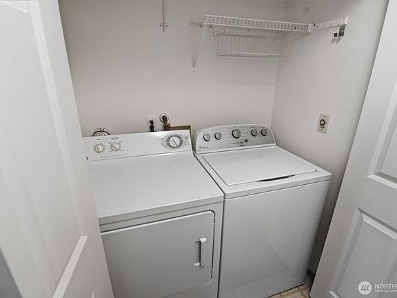 4th image of 1318 37th Street #2-420