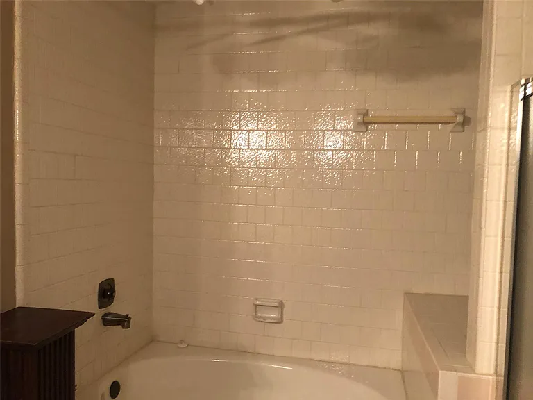 8715 Lawncliff Ln — Photo 11