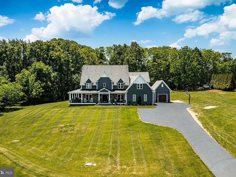 1st image of 330 Hadfield Rd