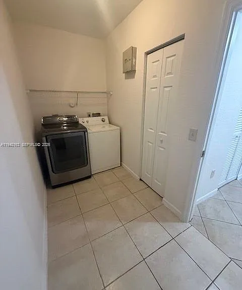1608 Belmont Ln #1608 — Photo 12