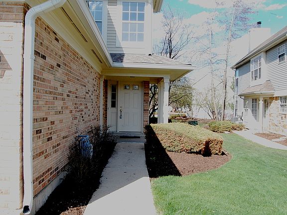 3rd image of 2821 Belle Ln
