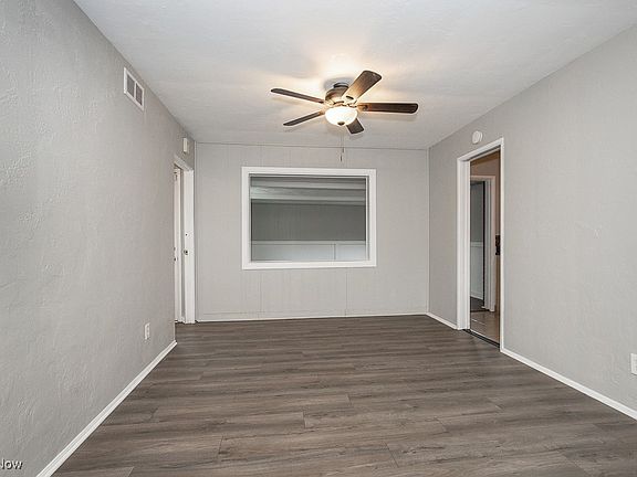 4th image of 690 Sycamore Dr