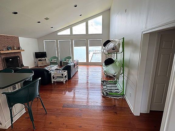 3rd image of 106 Cantey Dr