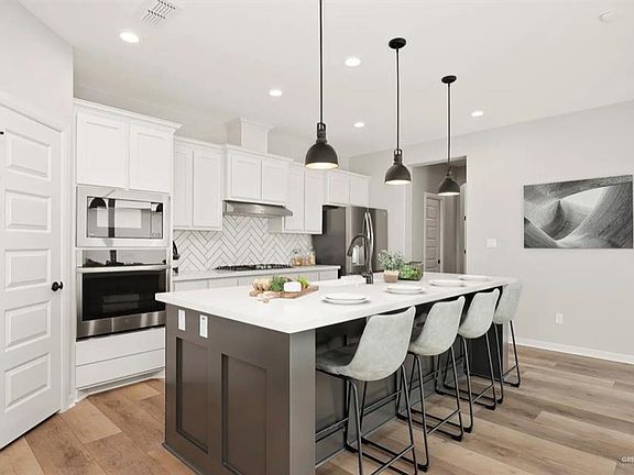 4th image of 10204 N 15th St