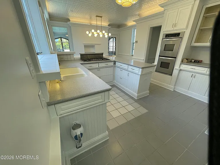 211 Cedar Ave — Photo 12