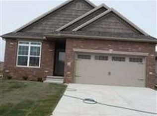 11 Yukon Cir, Bloomington, IL 61705