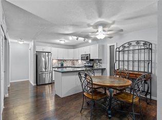 1465 Heritage Lndg APT 111, Saint Charles, MO
