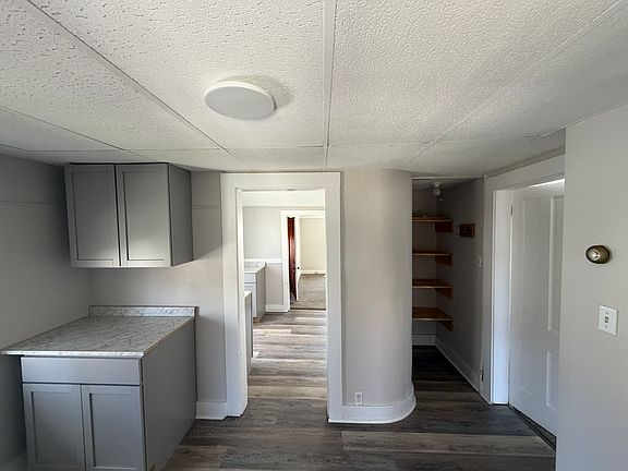 3rd image of 37 Laurel St Unit 2