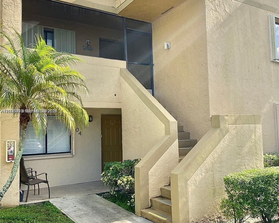 1st image of 159 Lakeview Dr APT 204