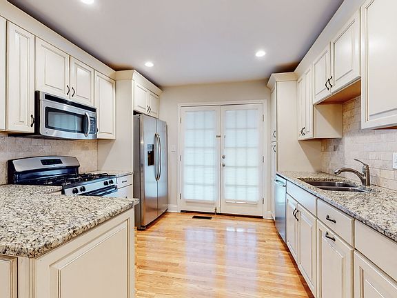 2nd image of 104 S Birchwood Ave #104