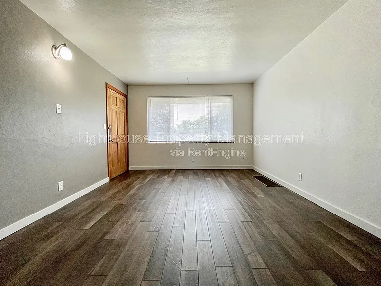 1220 Ottillia St SE #D — Photo 6
