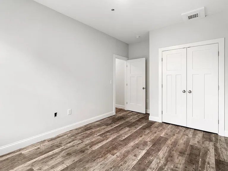 Paul's Place — Photo 34