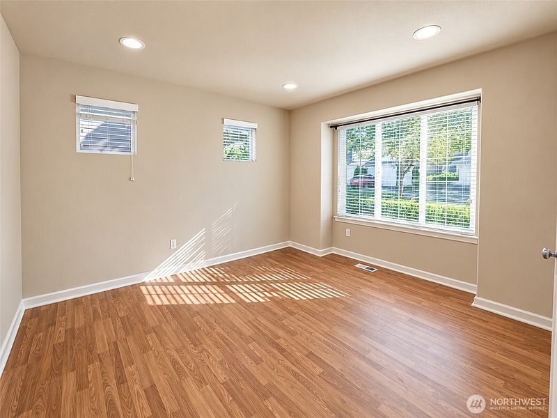 5th image of 7035 Prism Street SE