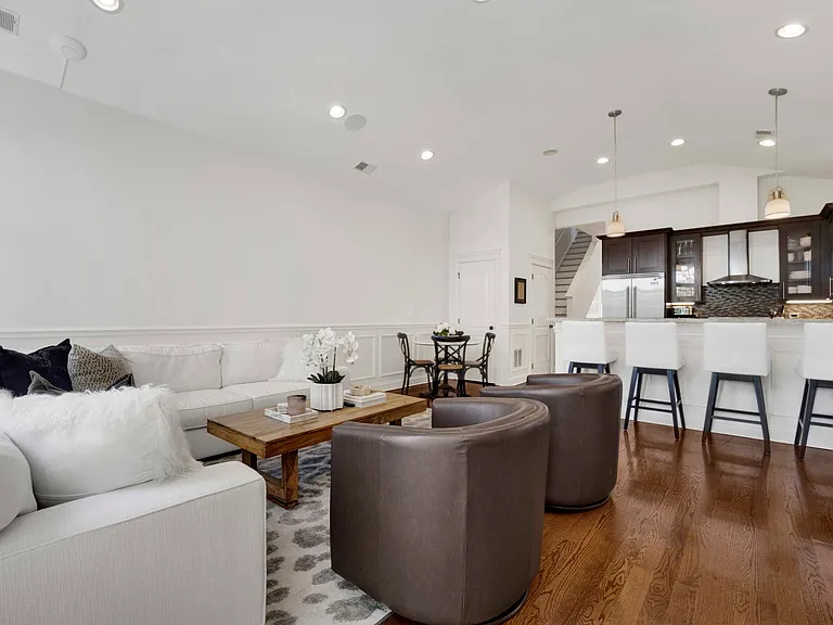 1520 W Diversey Pkwy #3 — Photo 5