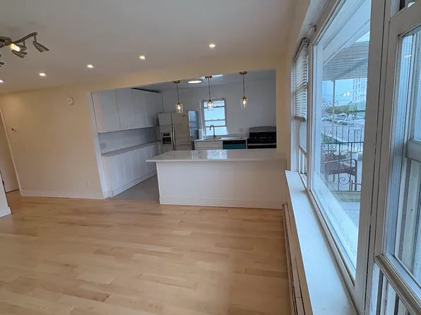 260 E Broadway APT 5, Long Beach, NY 11561
