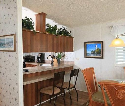 5th image of 515 Sapote Dr