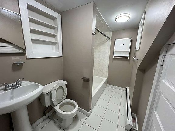 3rd image of 426 River St Floor 3