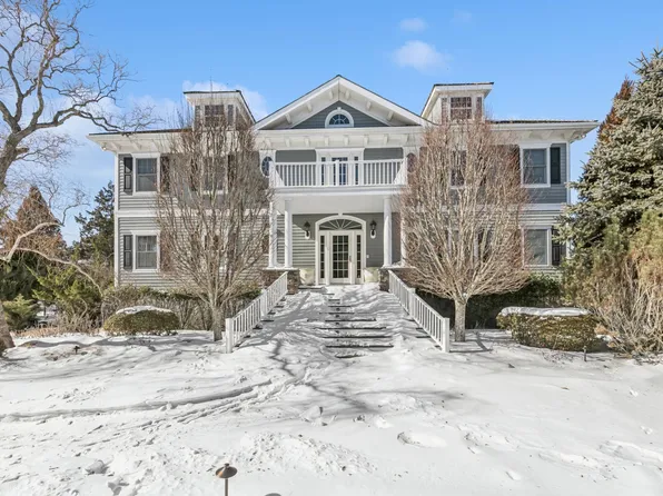 23 Meadow Ln, Westhampton Beach, NY 11978