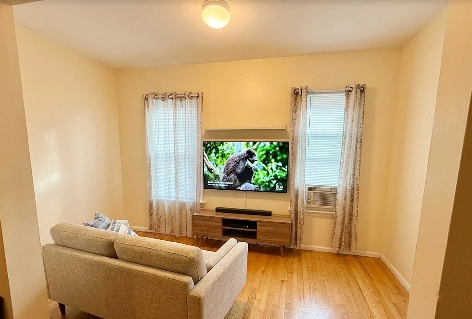 2 bed, 9999 sqft, $2,800 — Photo 3