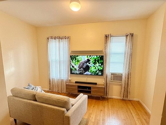 3rd image of 61 Franklin St #1