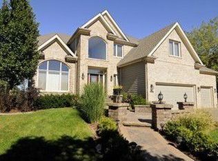 2607 Charter Oak Dr, Aurora, IL 60502