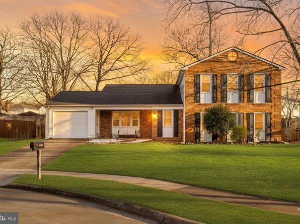 2155 Veenendaal Ct, Herndon, VA 20170