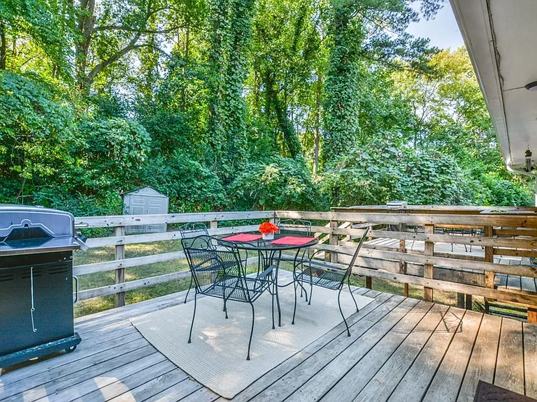807 Marstevan Dr NE #B — Photo 22