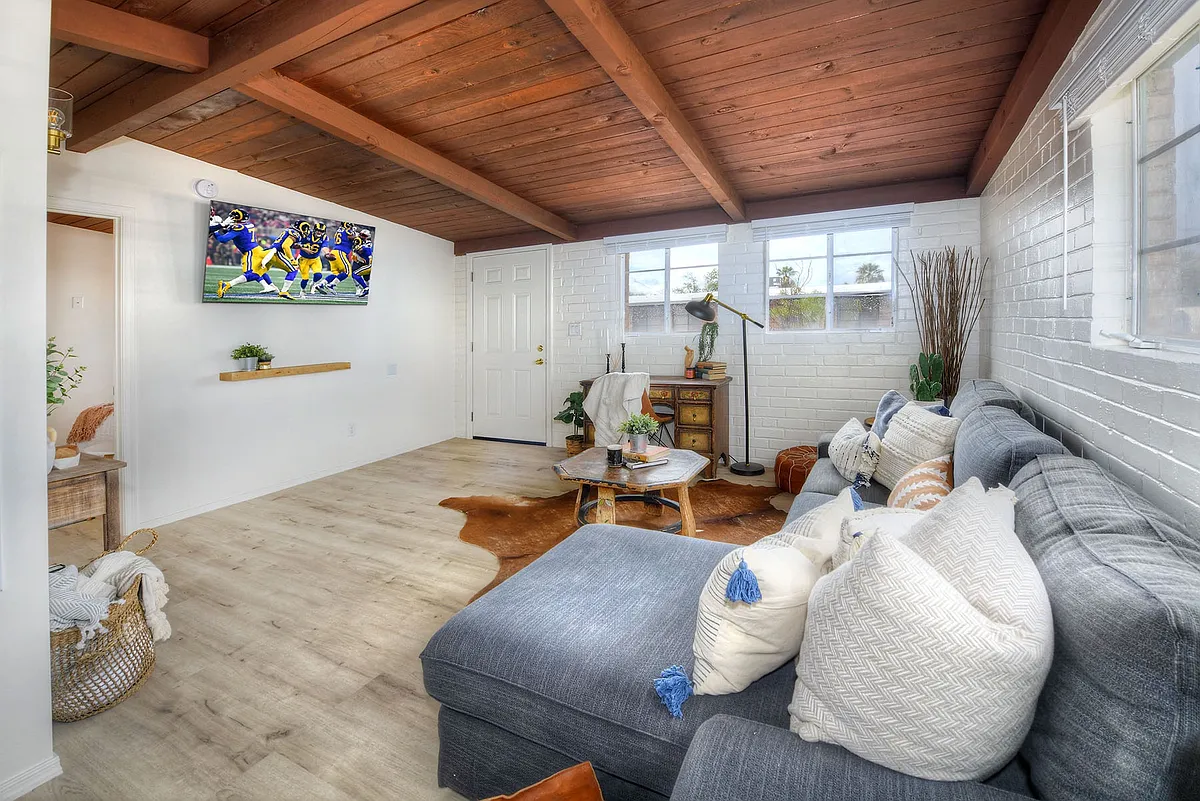 Duplex $1300-$1600 - Las Villas Apartments