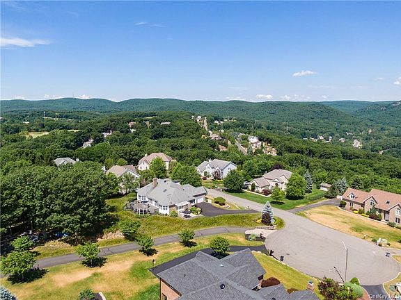 4th image of 51 Wilderness Dr