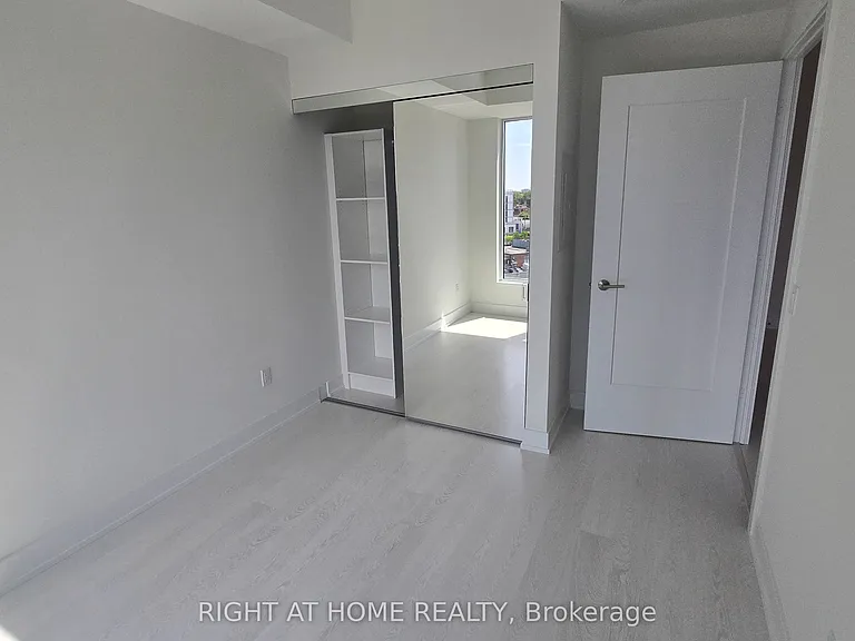 60 Central Park Dr #1007 — Photo 49