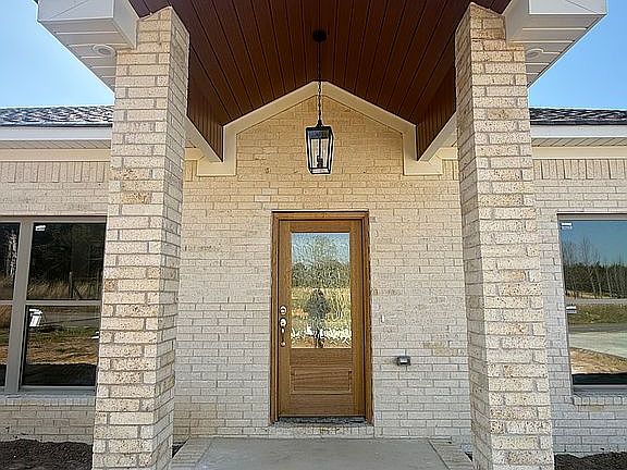 2nd image of 155 Arrowhead Rd