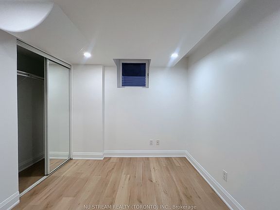 4th image of 38 Whitford Rd #Basement