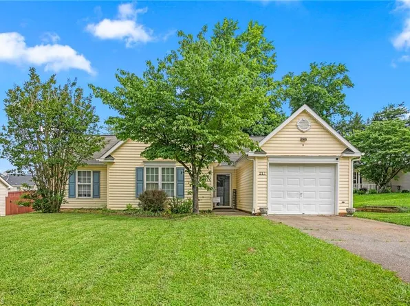 217 Fraizer Creek Rd, Winston Salem, NC 27105