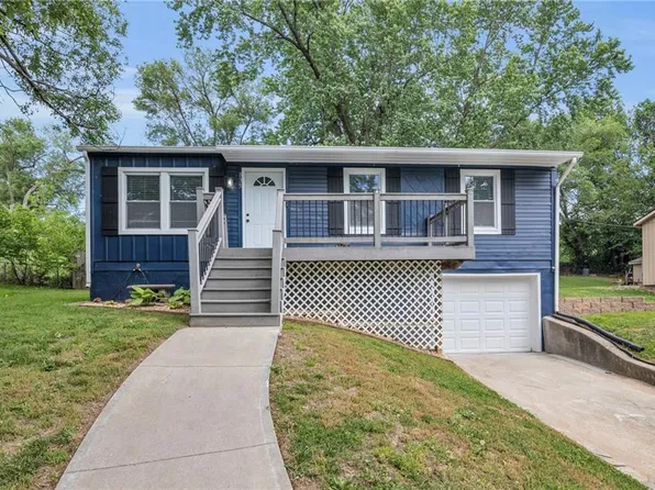 835 N 83rd Dr, Kansas City, KS 66112