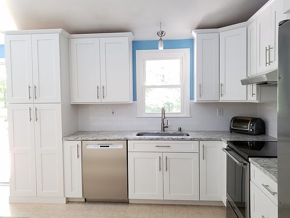3rd image of 55 Snells Ct