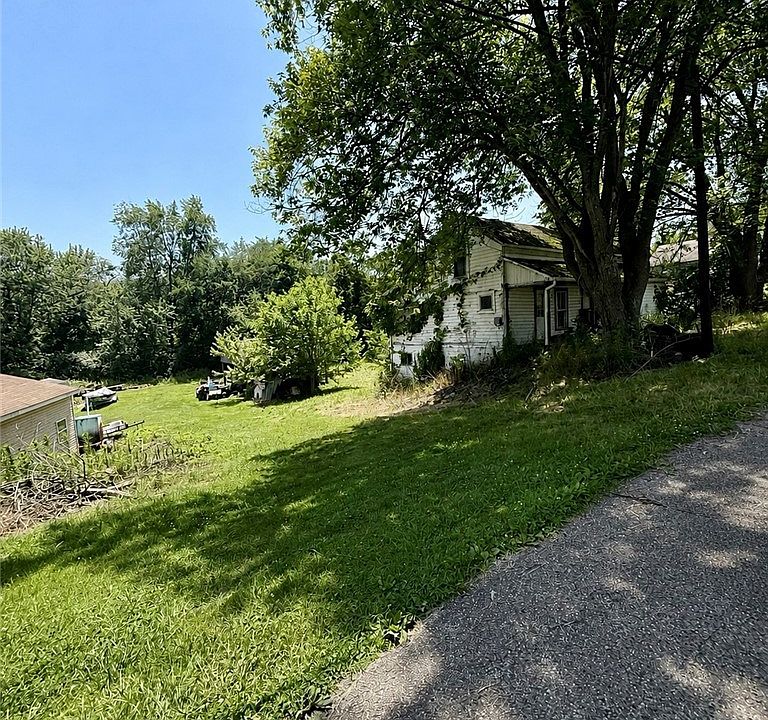 2nd image of 4123 Main St