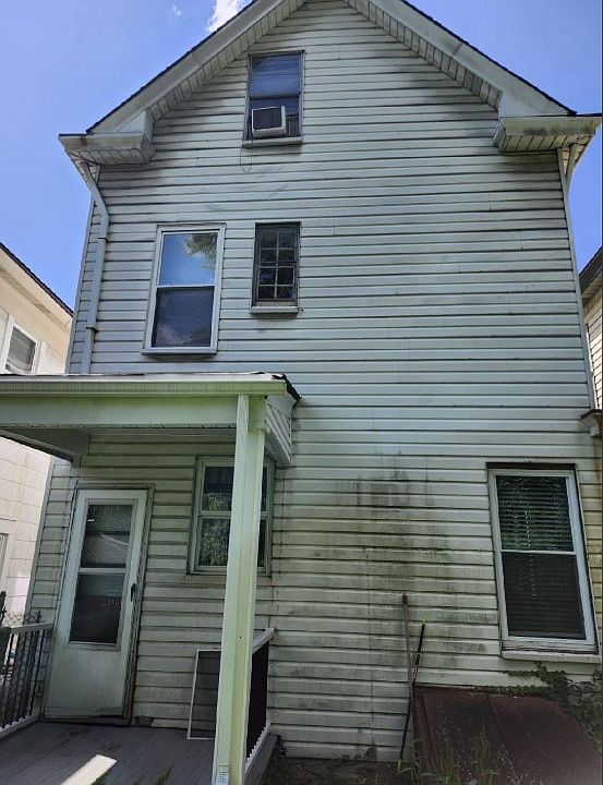 2nd image of 1030 Lakewood St