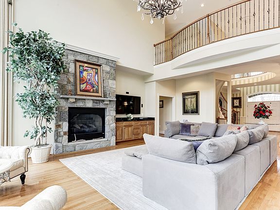 5th image of 14943 Finegan Farm Dr