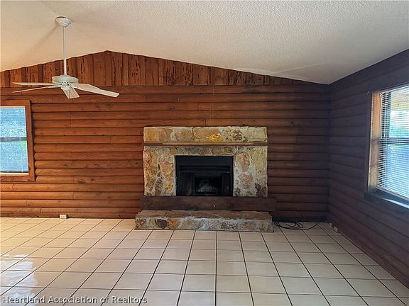 5th image of 1090 Hyacinth Ave