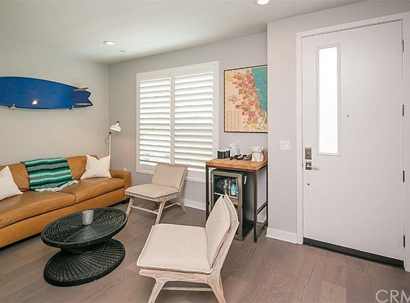 4th image of 2033 W Place Dr